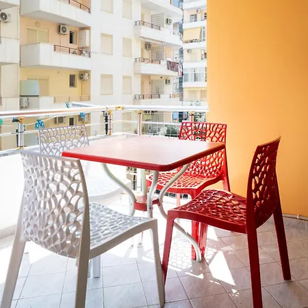 Beachside With Sea View Appartement Vlorë